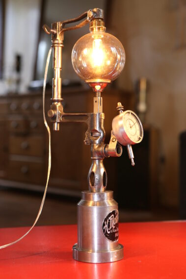 Lampe verrerie de chimie et scie de bijoutier