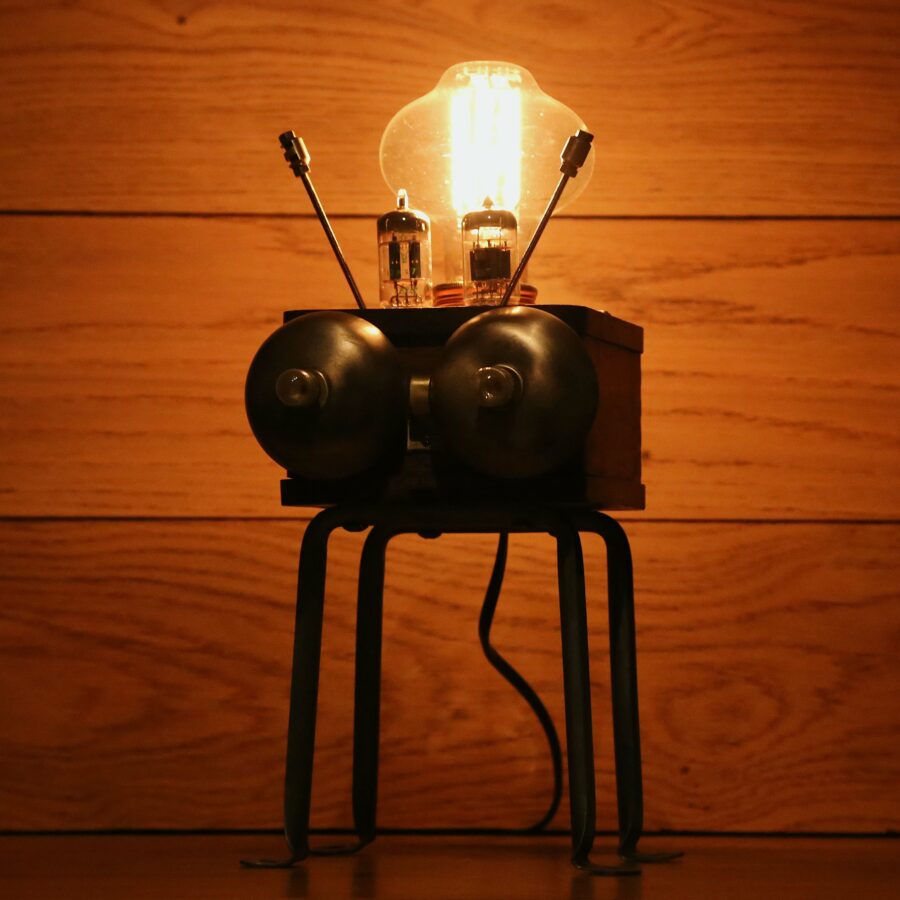 Lampe robot martien Steampunk sonnette téléphone