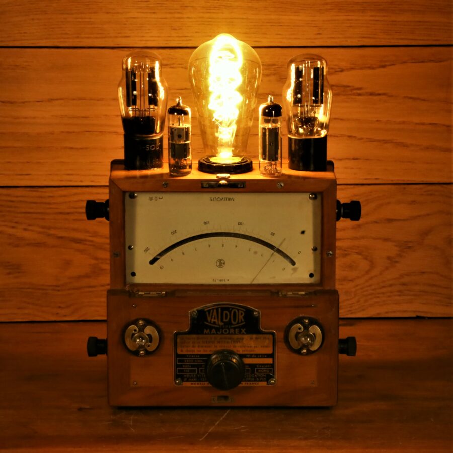 Lampe Steampunk instrument scientifique bois ampoule Edison