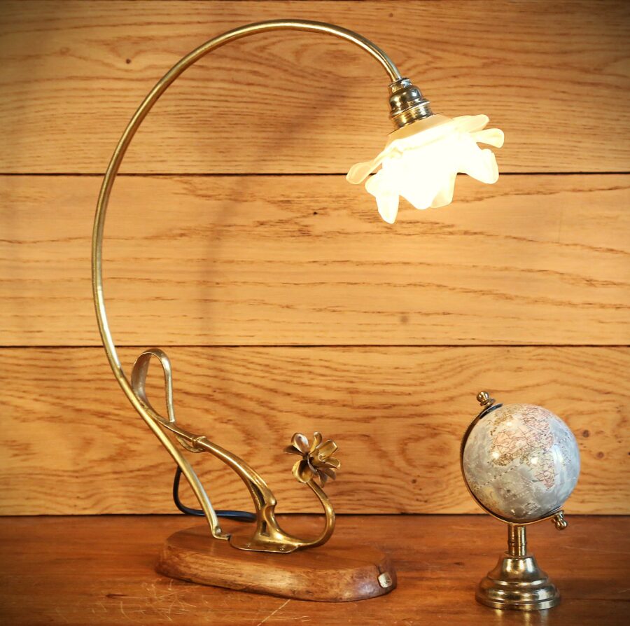 Lampe unique Art Nouveau laiton fleur